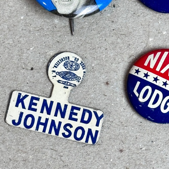 Politcal Pinback Buttons - Nixon & Kennedy - Picture 5 of 10